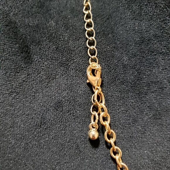 Women Gold Tone Teardrop Labradorite Stone Filigree Medalion Necklace w/ Lobster - Picture 6 of 6